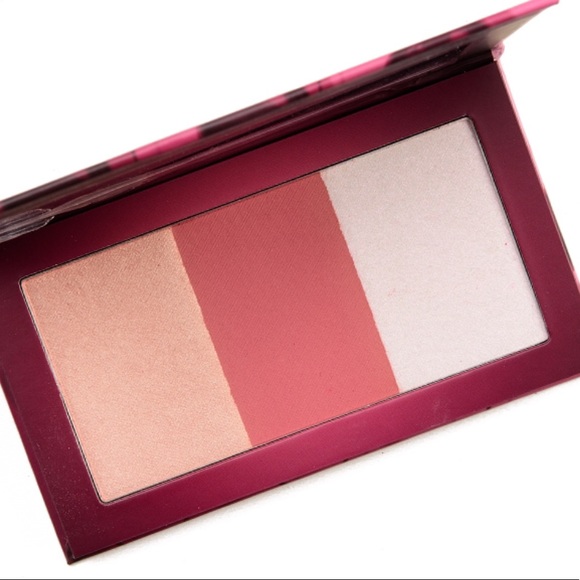 Urban Decay Cherry Highlighter and Blush palette!! - Picture 2 of 7